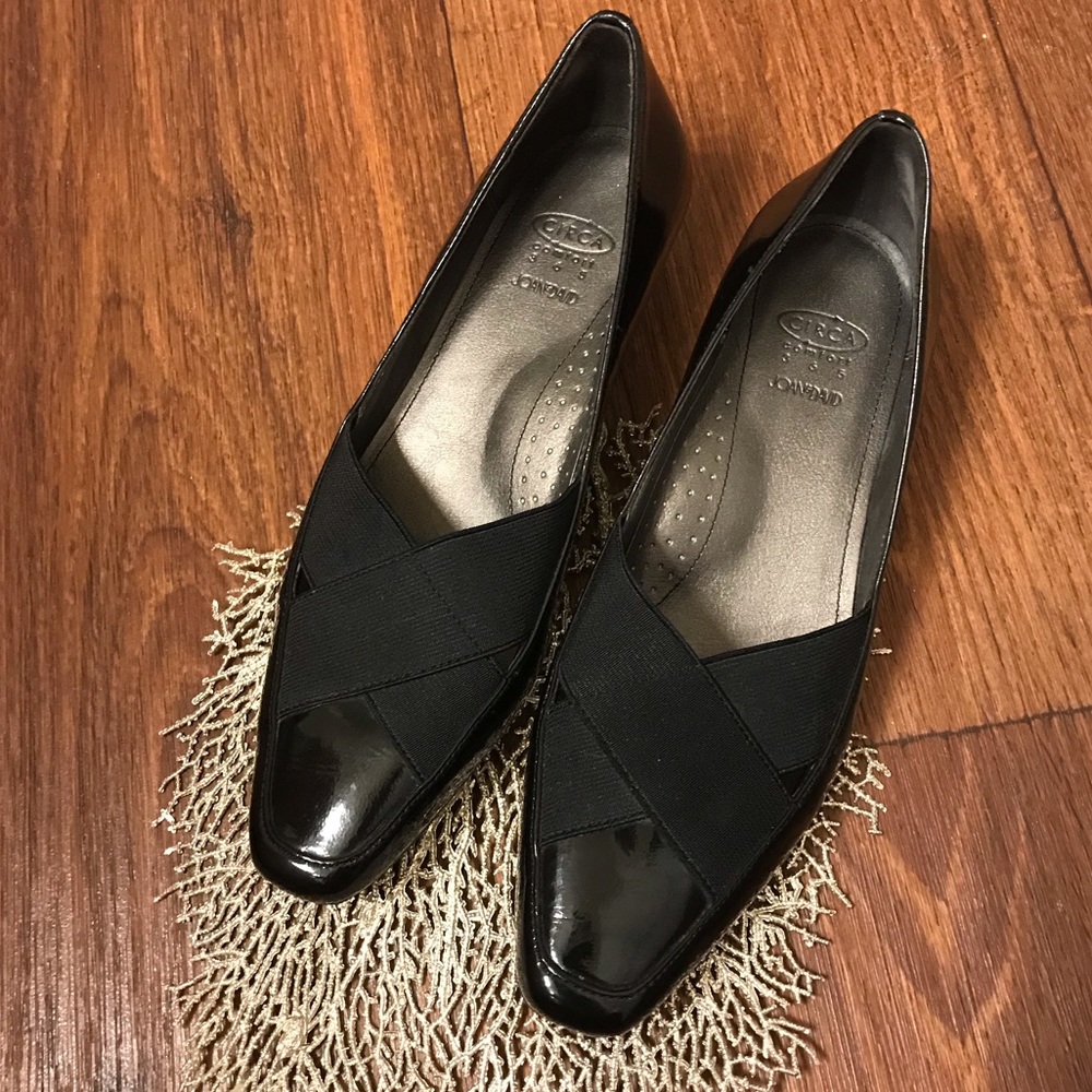 Black Joan & David Circa comfort shoes. Size 71/2
